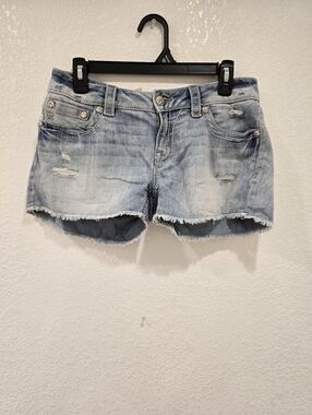 Miss Me Distressed Frayed Hem Signature Jean Shorts Size 28